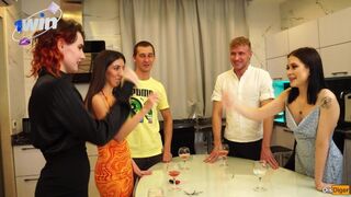 Újévi szext�c a szvingerklubban – termetes faszok csat�ja!