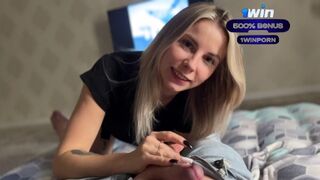 Amatőr világos szőke gádzsi vad szopikázása méretes fasszal